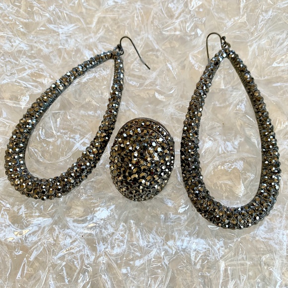 BLACK CLUSTER RING - Picture 4 of 4